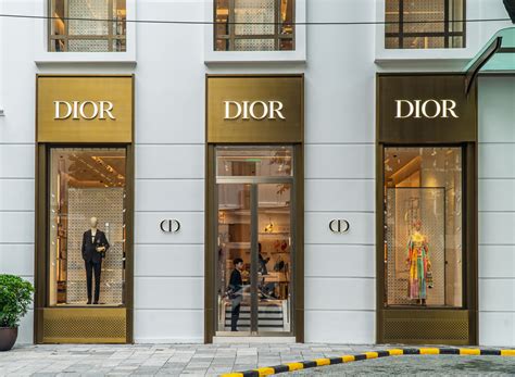 dior eaton centre|louis vuitton and Dior.